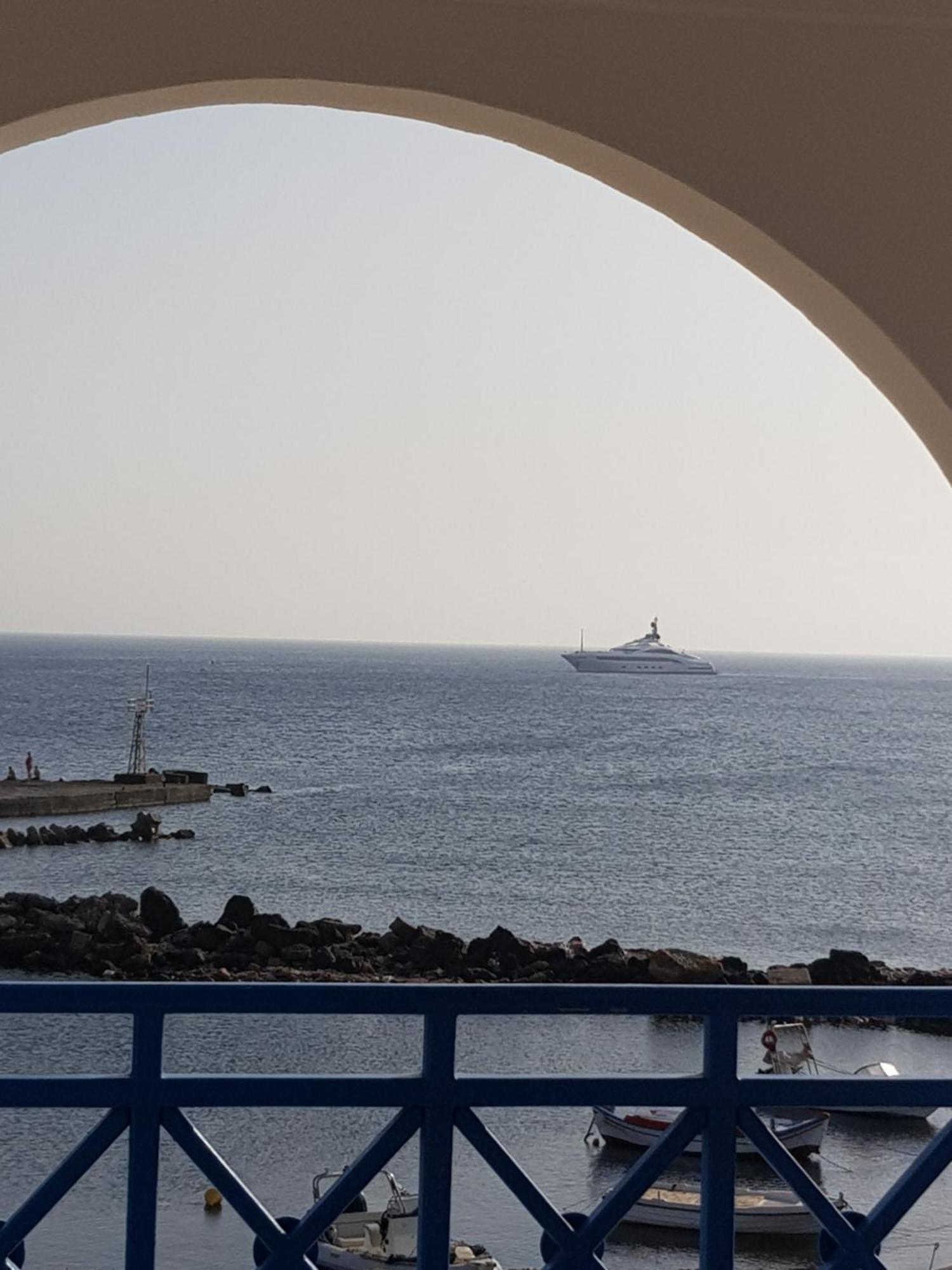 Rodothea And Adams On The Beach, Santorini Monólithosz Kültér fotó